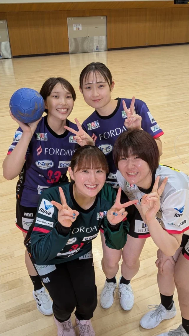 三重トルキのCMがリニューアルしました🆕✨

今回のCMにも三重バイオレットアイリスの選手の方々にご協力いただきました！

並木梨紗選手　@mvi21_namiki 
新井梨奈選手　@mvi8_rai 
千葉夏希選手　@mvi31_natsu 
撮影のご協力ありがとうございました🙇🏻

リニューアルしたCMは三重トルキの番組「奥村奈央　鍛えマッスルTV」にも流れていますので、ぜひ番組と一緒にチェックしてみてくださいね✅